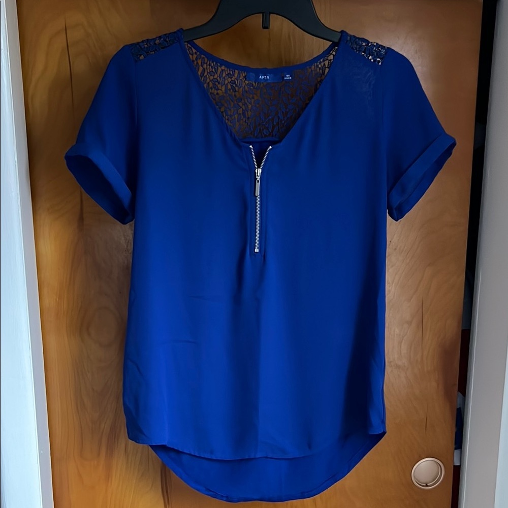 Apt. 9 Blue Blouse with Chic Style